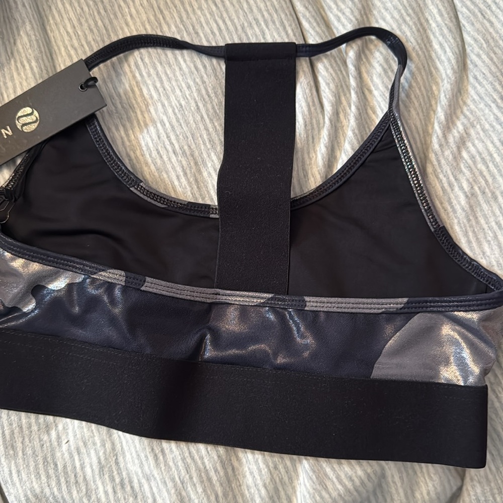 Noli sports bra
Tag on
Size M
BLUE camp/shimmer - Picture 3 of 4